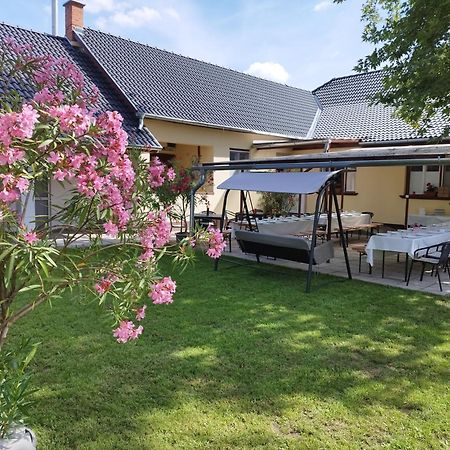 Tartos Szegfu Vendeghaz, Maganszallas Tazlar Екстериор снимка