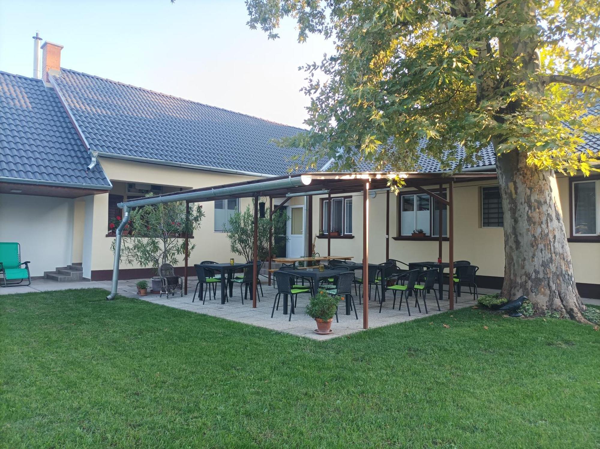 Tartos Szegfu Vendeghaz, Maganszallas Tazlar Екстериор снимка